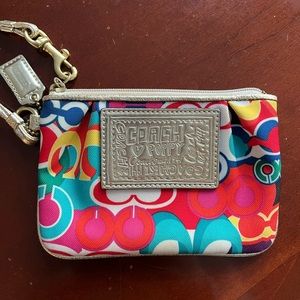 Coach Poppy Wristlet 🌸
